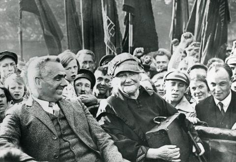 Begrüßung Clara Zetkins nach ihrer Rückkehr aus der SU in Berlin, 30.08.1927